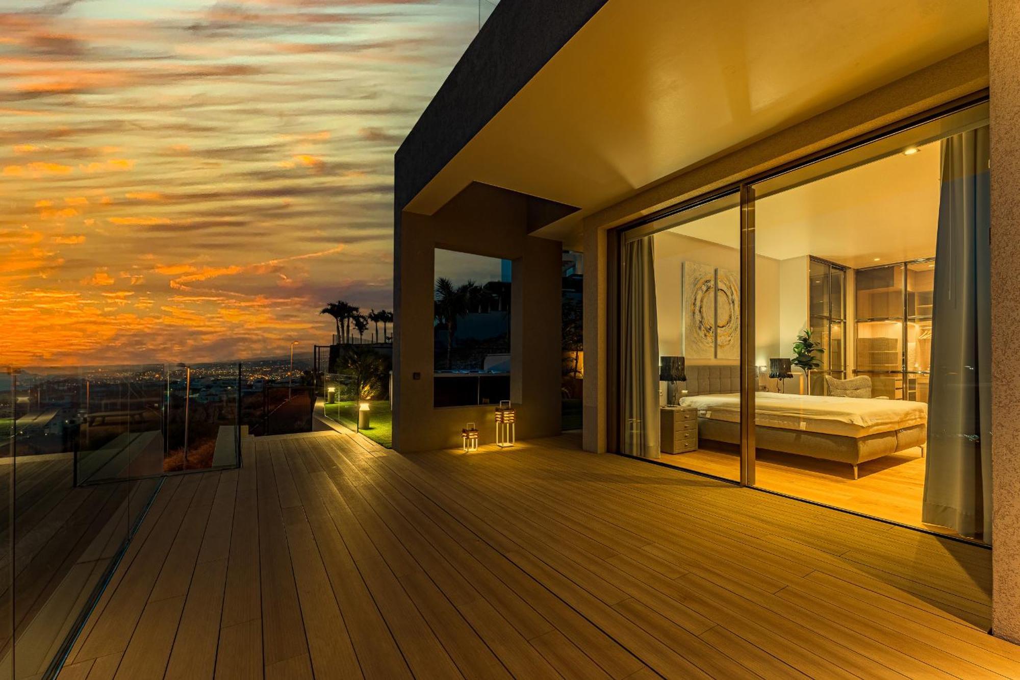 Serenity Heights - Luxury Concierge Services アデヘ エクステリア 写真